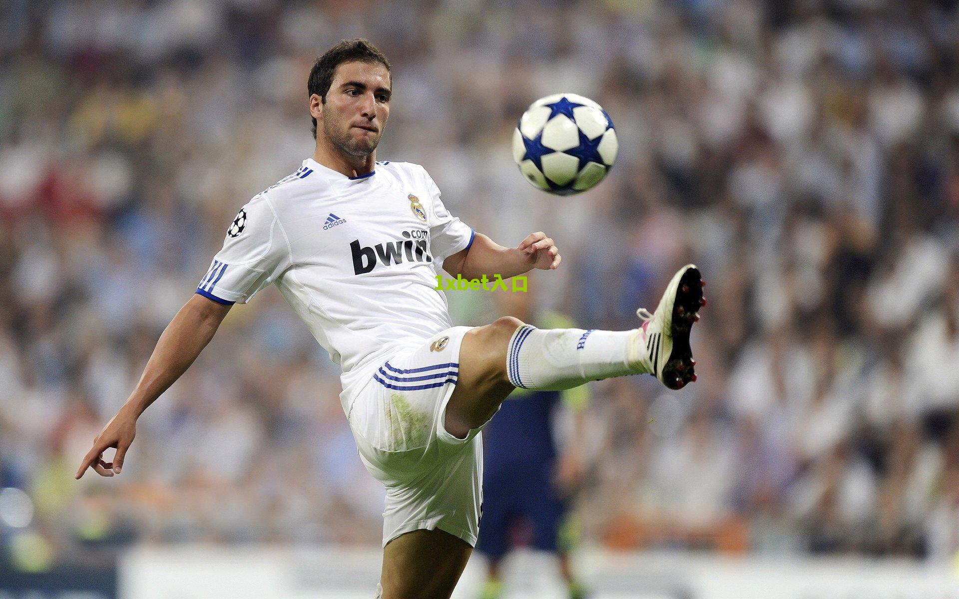 青训小将争议言论引风波，尤文与巴萨的场外较量再添新篇